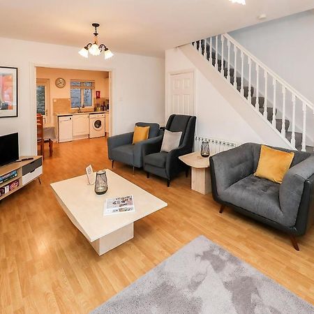 Two Bedroom Townhouse In The Heart Of Dungarvan دونغارفان المظهر الخارجي الصورة
