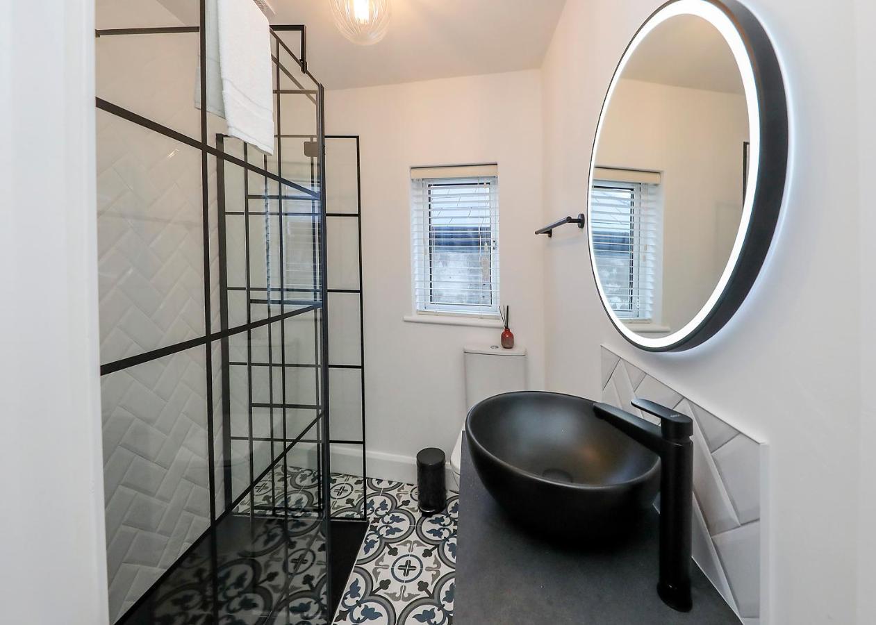 Two Bedroom Townhouse In The Heart Of Dungarvan دونغارفان المظهر الخارجي الصورة