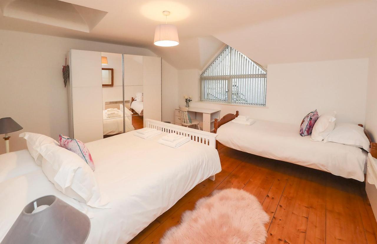 Two Bedroom Townhouse In The Heart Of Dungarvan دونغارفان المظهر الخارجي الصورة