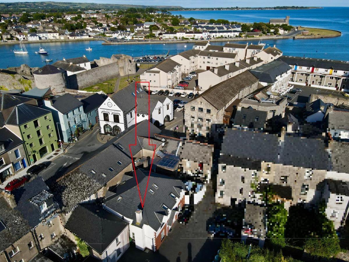 Two Bedroom Townhouse In The Heart Of Dungarvan دونغارفان المظهر الخارجي الصورة